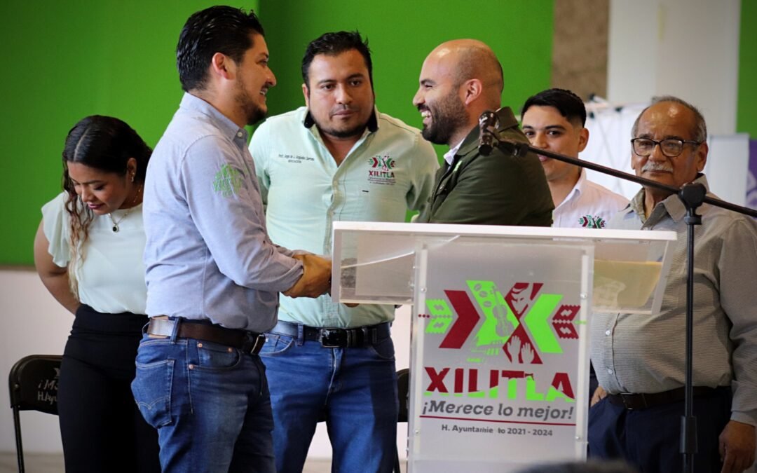 AYUNTAMIENTO DE XILITLA E INPOJUVE REALIZAN CON ÉXITO FERIA PROFESIOGRÁFICA EN LA HUASTECA