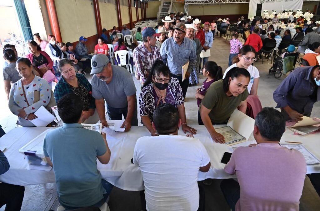 RECONOCEN HABITANTES DE SALINAS SERVICIO EN UNIDAD MÓVIL DEL REGISTRO CIVIL