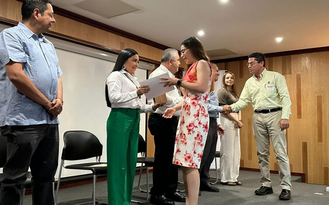 GOBIERNO ESTATAL RECONOCE A DONANTES VOLUNTARIOS DE SANGRE