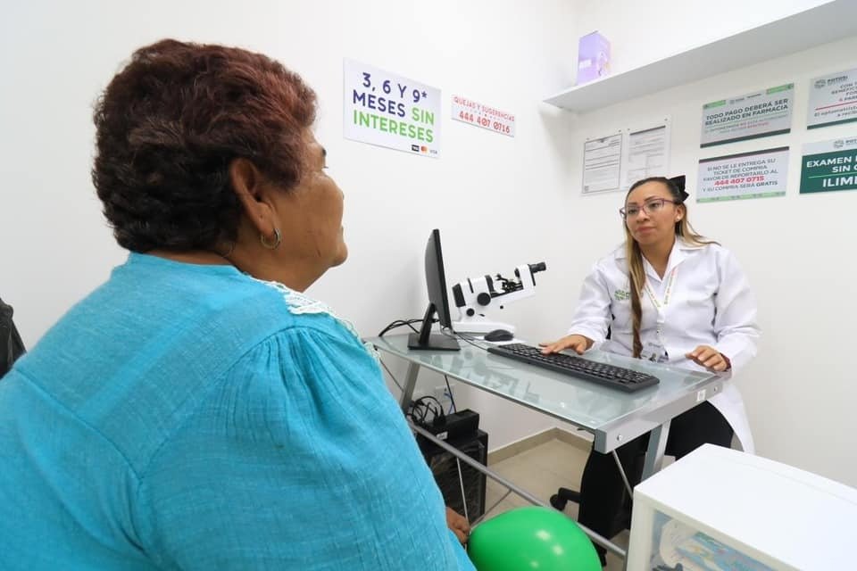 FAMILIAS POTOSINAS RECIBEN ATENCIÓN MÉDICA EN SUS COLONIAS