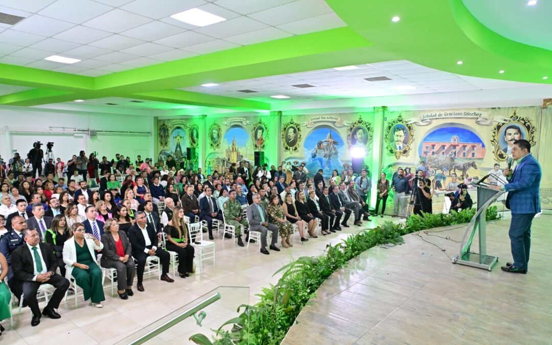 SOLEDENSES AGRADECEN A RICARDO GALLARDO POR PURIFICADORA Y PARQUE