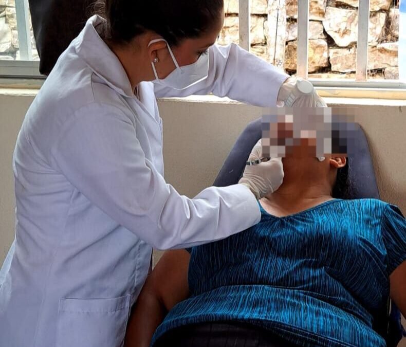 EMITE SALUD RECOMENDACIONES PARA MANTENER UNA BUENA SALUD BUCAL A LO LARGO DE LA VIDA.