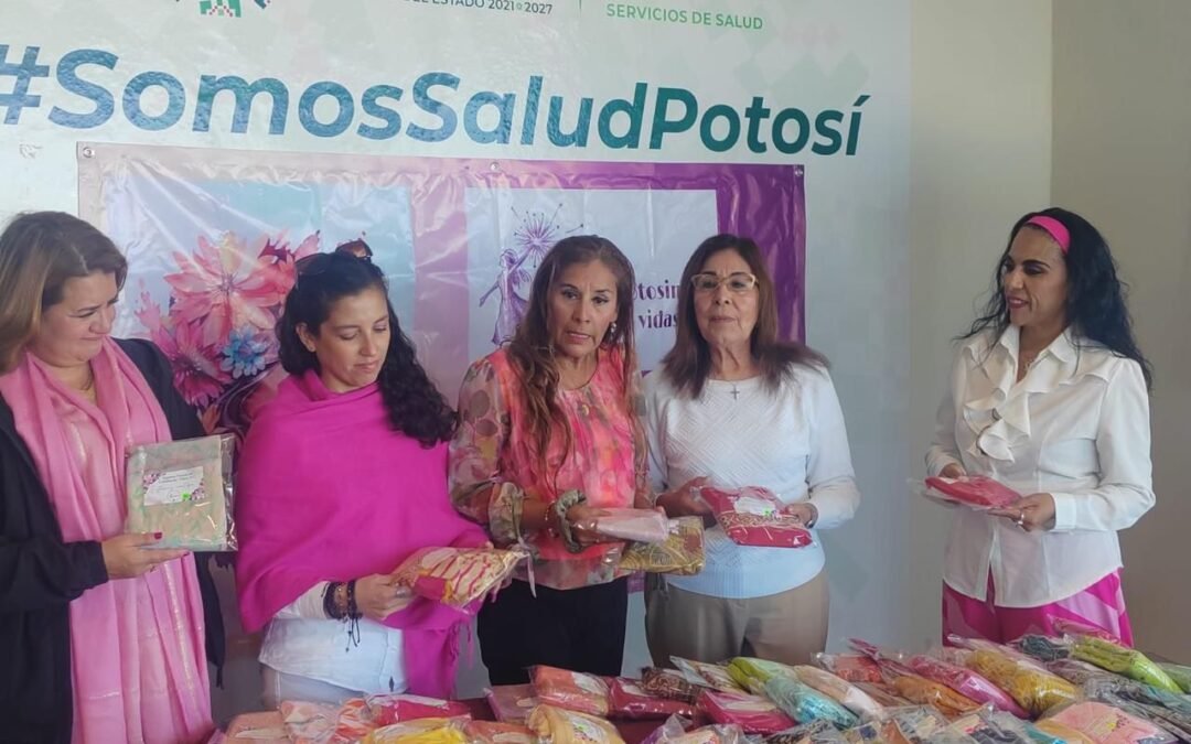 RECIBE VOLUNTARIADO DE SALUD DONACIÓN DE PAÑOLETAS PARA APOYAR A MUJERES CON CÁNCER