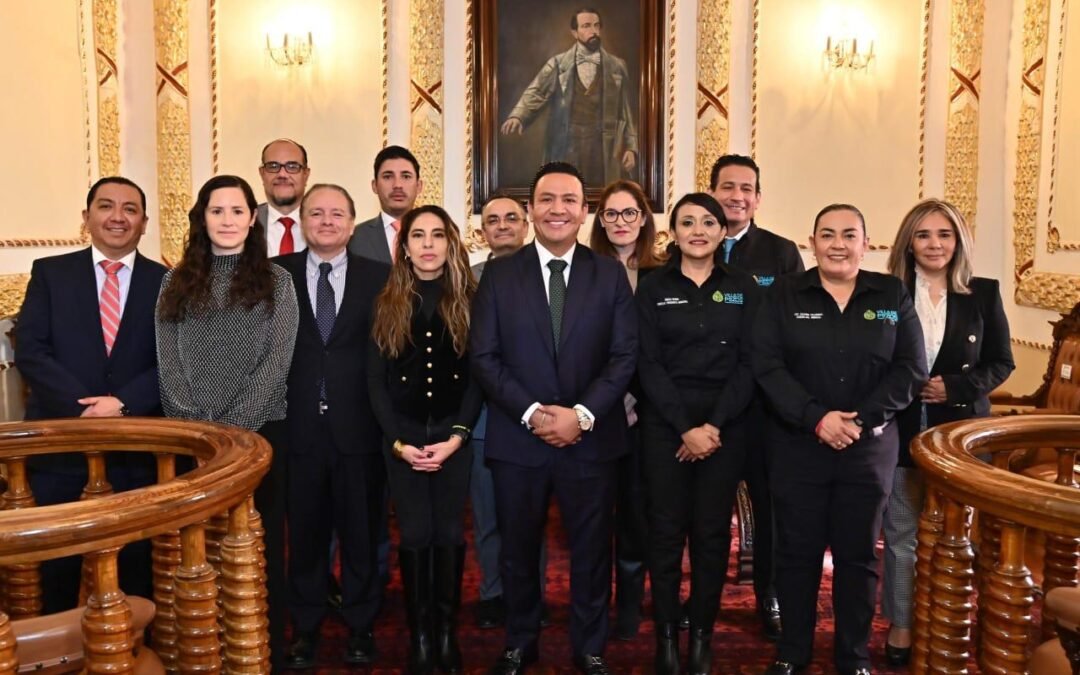 EJECUTIVO ESTATAL Y COLEGIO DE NOTARIOS COORDINAN APOYO A FAMILIAS DE POZOS