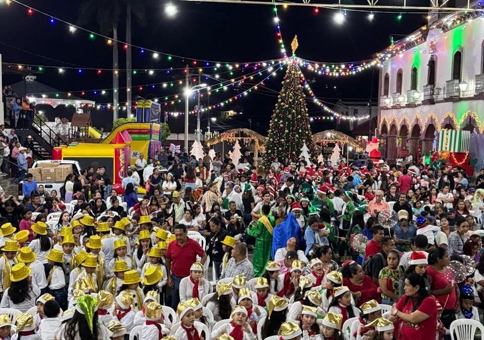 GOBIERNO ESTATAL LLEVA NAVIDAD VERDE A SAN MARTÍN CHALCHICUAUTLA