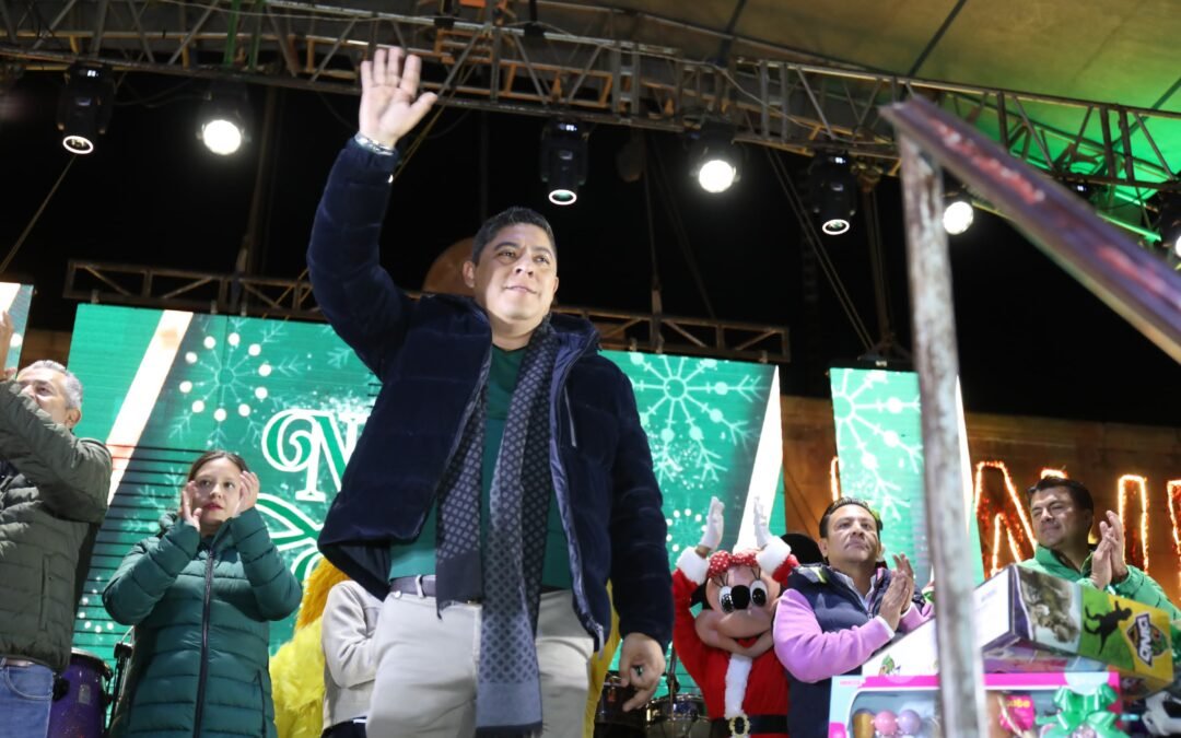 AMILIAS DEL ALTIPLANO CELEBRAN POSADAS NAVIDEÑAS 