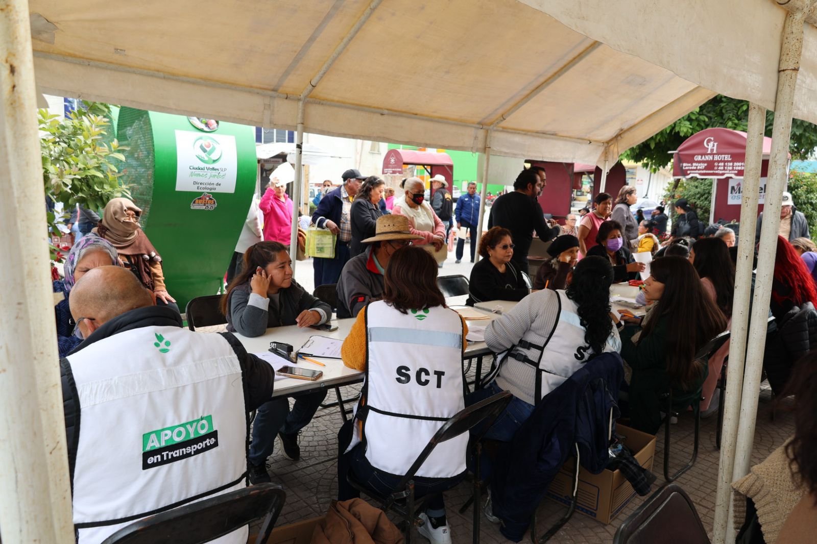 EJECUTIVO ESTATAL ALISTA TRANSPORTE GRATUITO EN CIUDAD VALLES