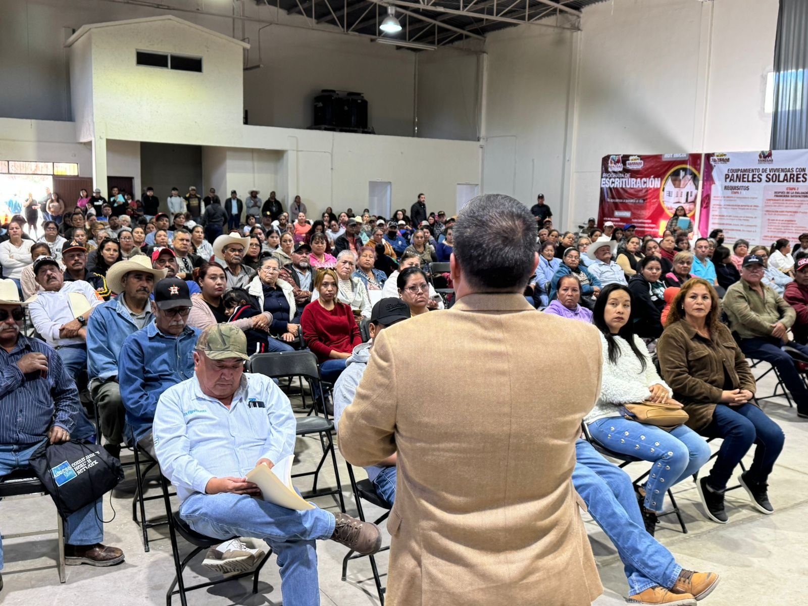 FAMILIAS DEL ALTIPLANO RECIBEN APOYO EN REGULARIZACIÓN DE SUS COLONIAS