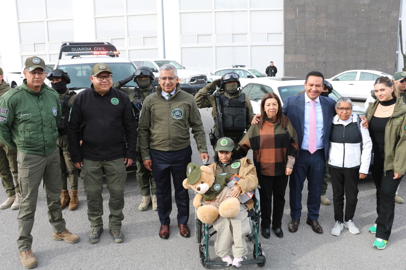 EJECUTIVO ESTATAL CUMPLE SUEÑO DE JOVEN DE SER POLICÍA HONORARIA POR UN DÍA