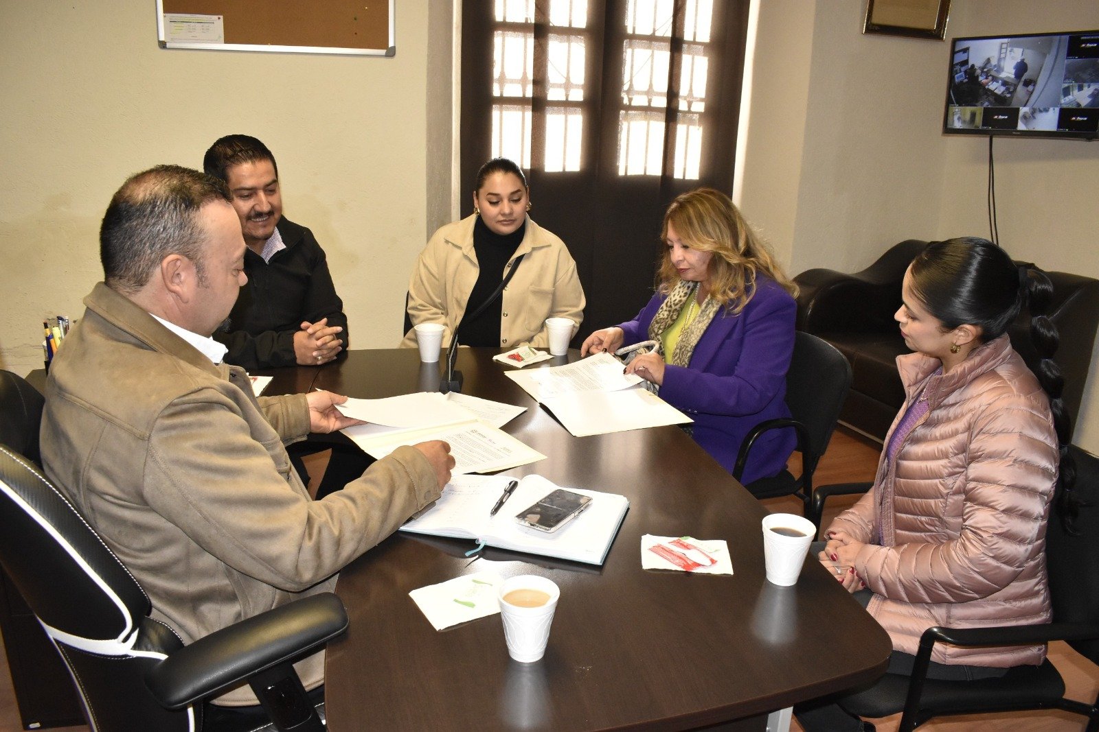 EL ESTADO COORDINA CON MUNICIPIOS ACCIONES CONTRA LA VIOLENCIA A LAS MUJERES