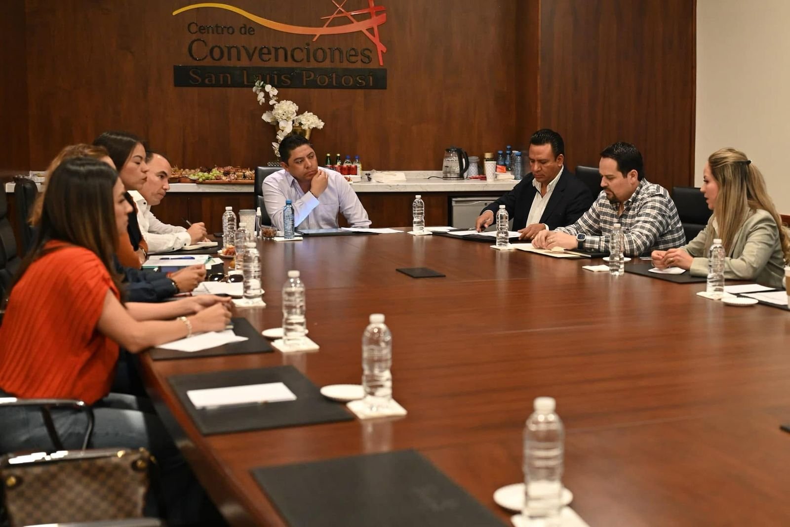 EN REUNIÓN CON ALCALDES RICARDO GALLARDO COMPROMETE MÁS APOYO PARA EL ALTIPLANO