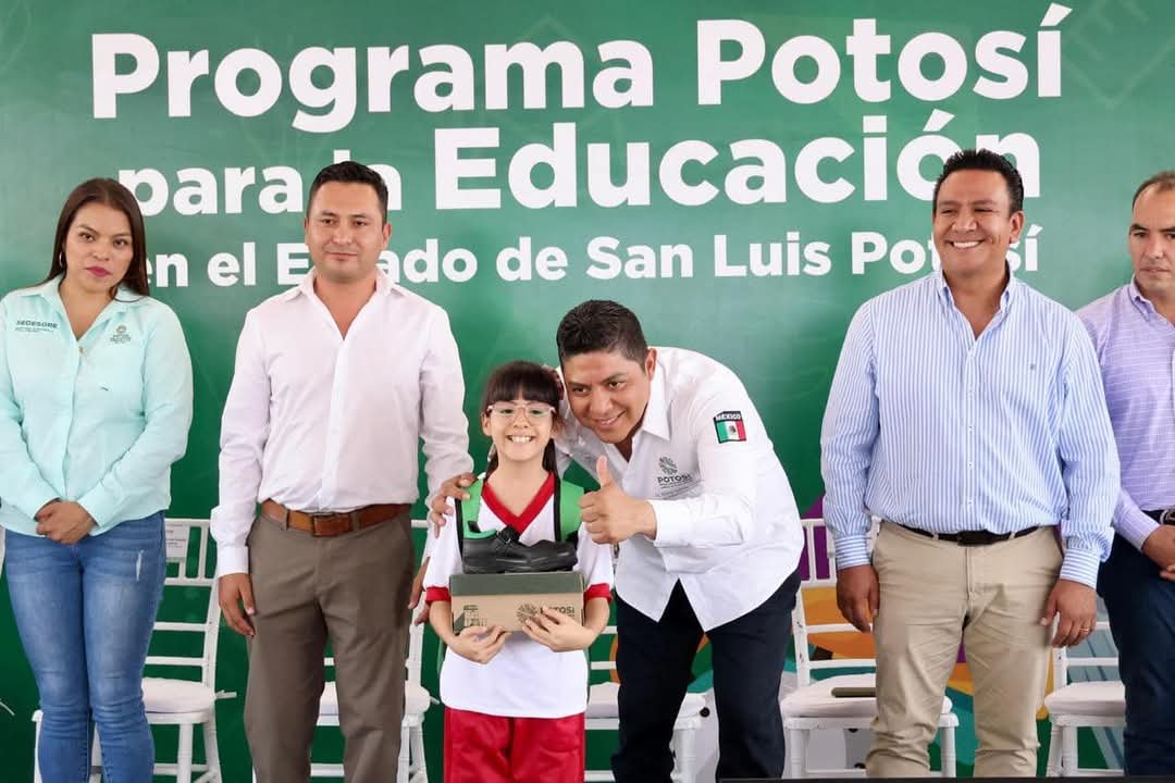 RICARDO GALLARDO FORTALECE COMPROMISO CON LA EDUCACIÓN DE LAS Y LOS POTOSINOS