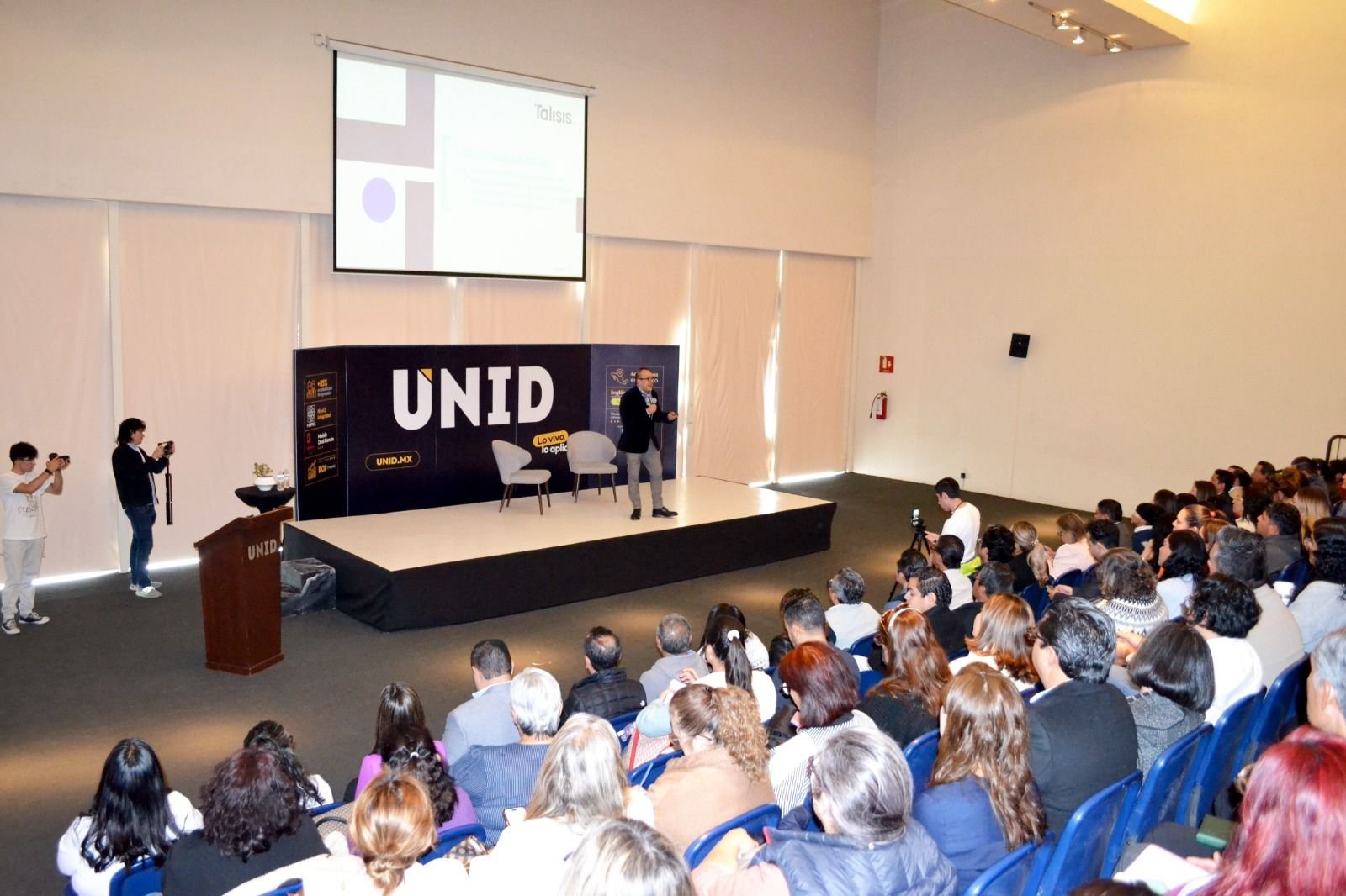 EN DOS MESES EJECUTIVO ESTATAL PROFESIONALIZA A 900 SERVIDORES PÚBLICOS