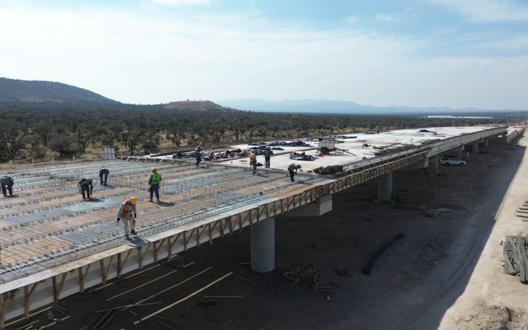 PUENTE VEHICULAR EN VILLA DE REYES REGISTRA AVANCE DEL 75 POR CIENTO