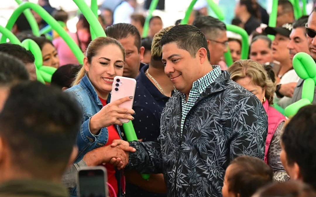 SOLEDENSES AGRADECEN A RICARDO GALLARDO POR NUEVAS VIALIDADES