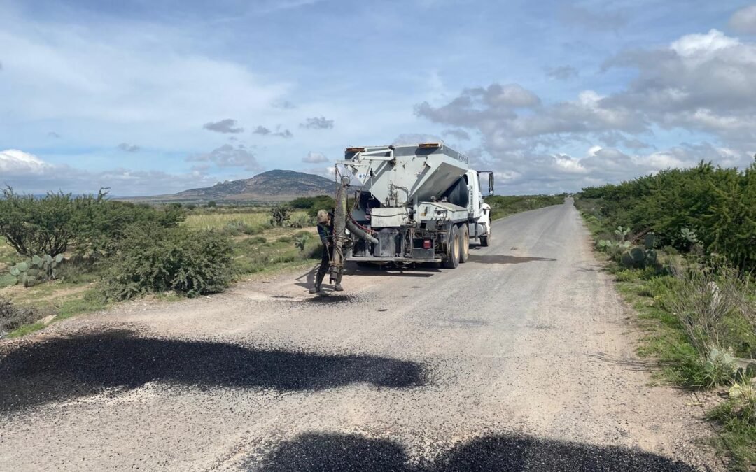 EL GOBIERNO ESTATAL CONSERVA CARRETERAS Y CAMINOS DE VILLA DE ARRIAGA