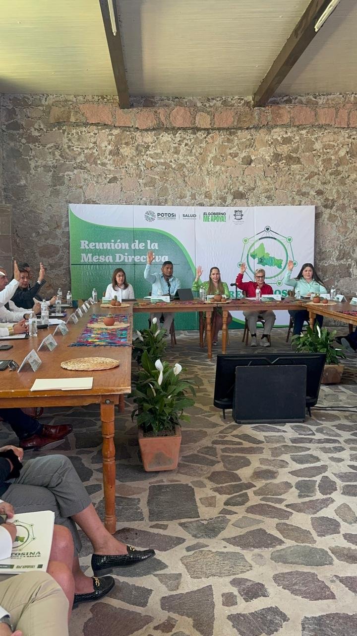 EL ESTADO PRESENTA PLAN DE TRABAJO DE LA RED POTOSINA DE MUNICIPIOS POR LA SALUD