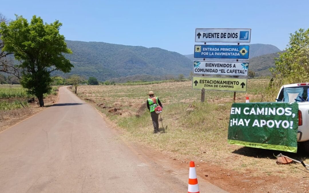 ESTADO ATIENDE CAMINOS DE ACCESO A SITIOS TURÍSTICOS