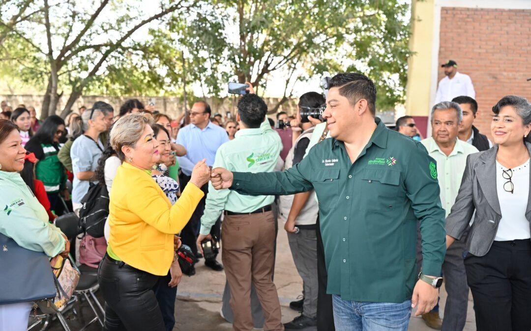 MADRES SOLEDENSES CELEBRAN RECONSTRUCCIÓN DE ESCUELA EN SOLEDAD