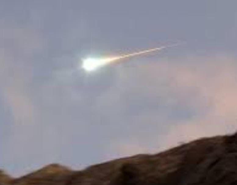 PROTECCIÓN CIVIL INFORMA SOBRE AVISTAMIENTO LUMINOSO EN EL CIELO DE LA HUASTECA