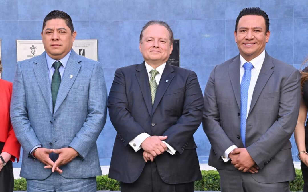 COLEGIO DE NOTARIOS RECONOCE LABOR DE RICARDO GALLARDO A FAVOR DEL ESTADO