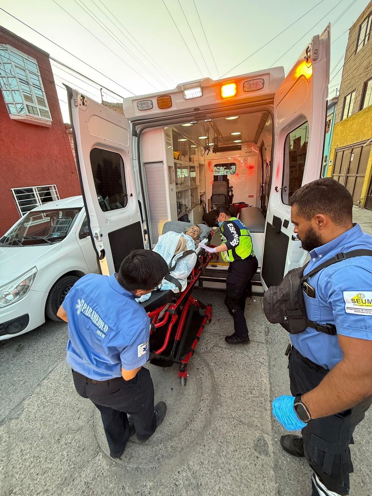 DIF ESTATAL RESGUARDA A PAREJA DE ADULTOS MAYORES EN SITUACIÓN DE VULNERABILIDAD