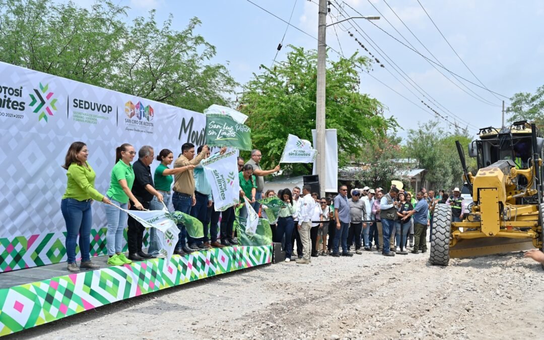 Pavimentan más calles en la región media de SLP