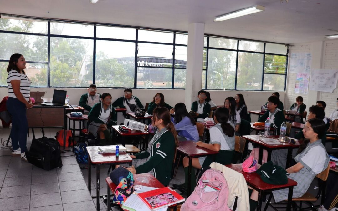 ENSIBILIZAN A ESTUDIANTES SOBRE RIESGOS POR SOBREEXPOSICIÓN TECNOLÓGICA