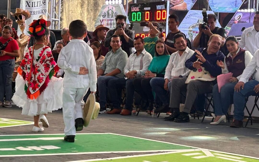 CON GRAN ÉXITO SE LLEVA A CABO FESTIVAL DEL HUAPANGO EN XILITLA
