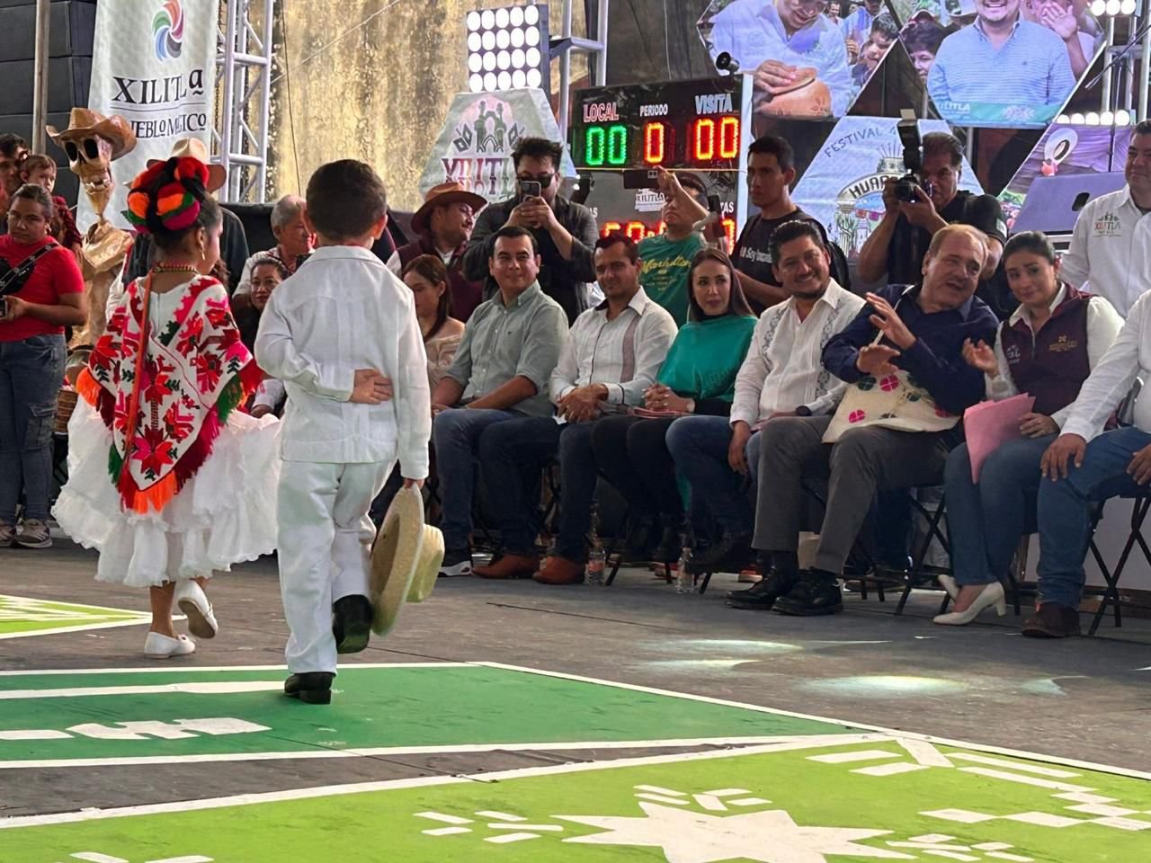 CON GRAN ÉXITO SE LLEVA A CABO FESTIVAL DEL HUAPANGO EN XILITLA