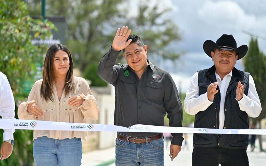 RICARDO GALLARDO INICIA OBRAS EN EL ALTIPLANO