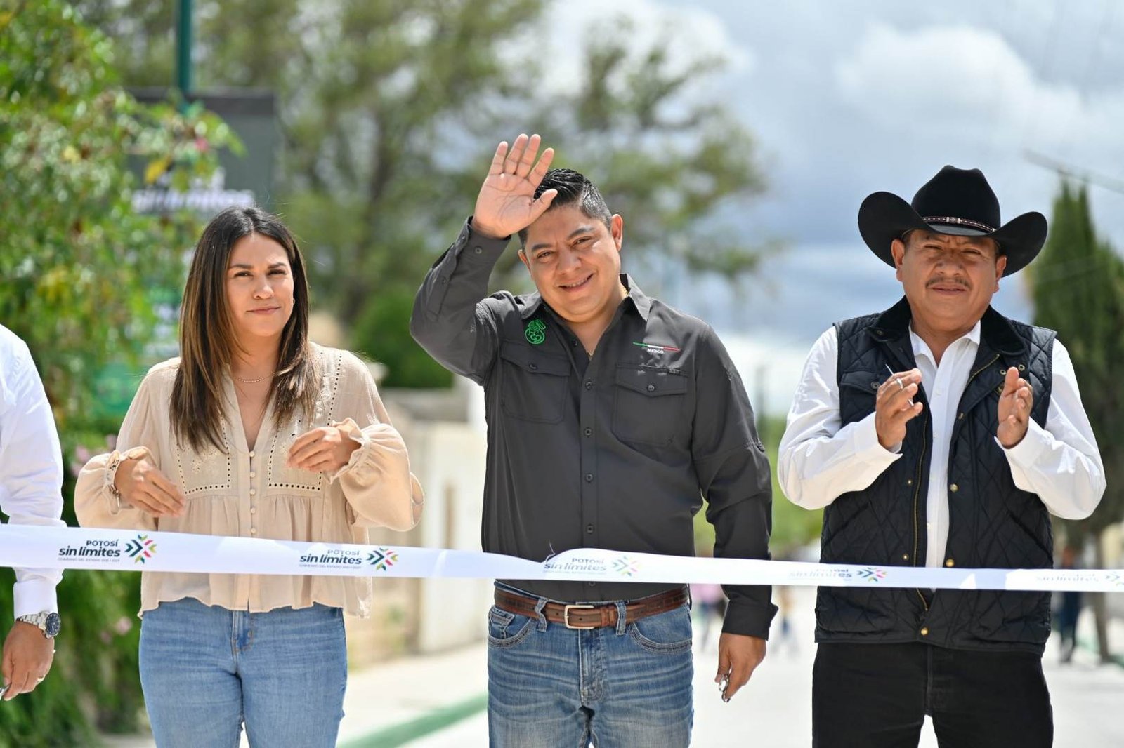 RICARDO GALLARDO INICIA OBRAS EN EL ALTIPLANO