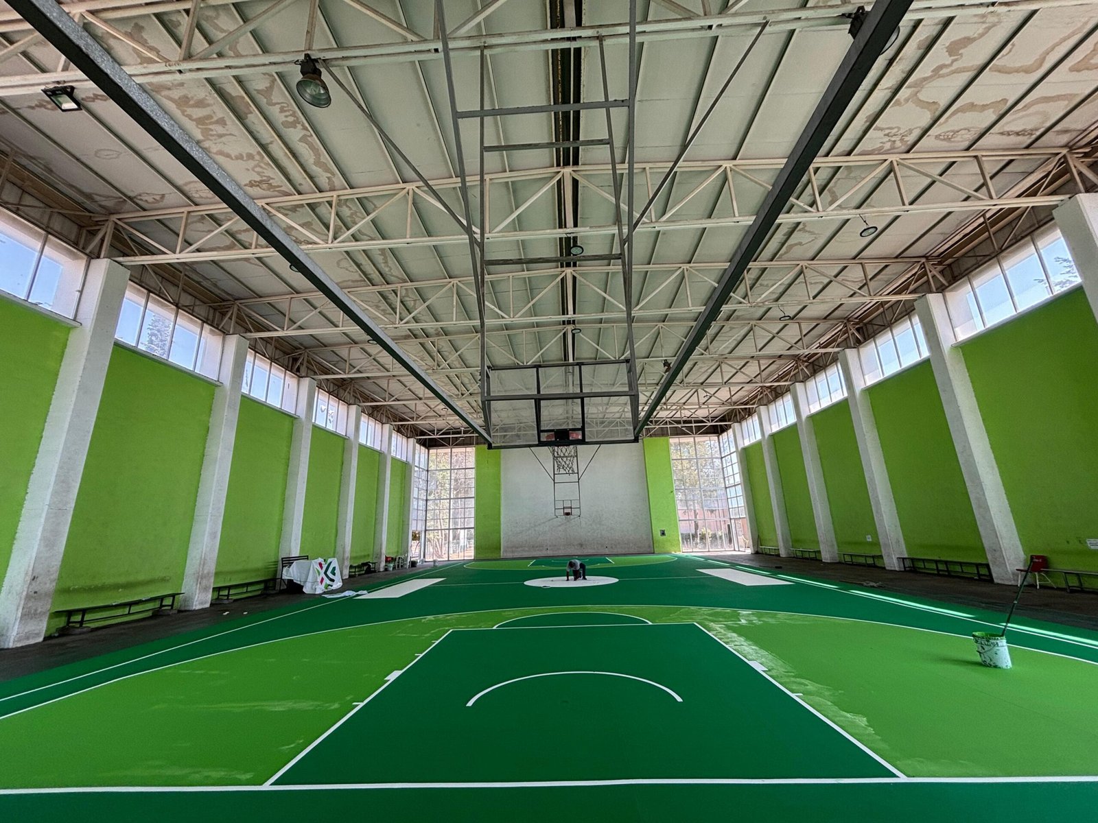 INAUGURA ESTADO RENOVADO AUDITORIO DE BÁSQUETBOL EN EL INPOJUVE