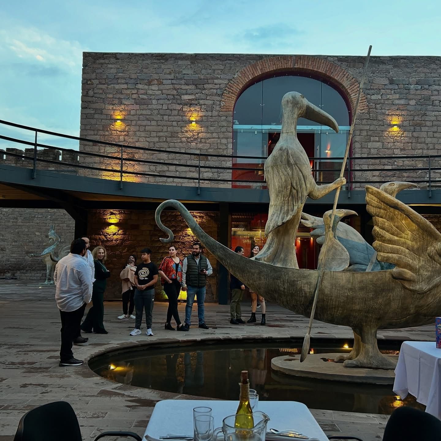 EXITOSA CENA-MARIDAJE SURREALISTA EN EL MUSEO LEONORA CARRINGTON