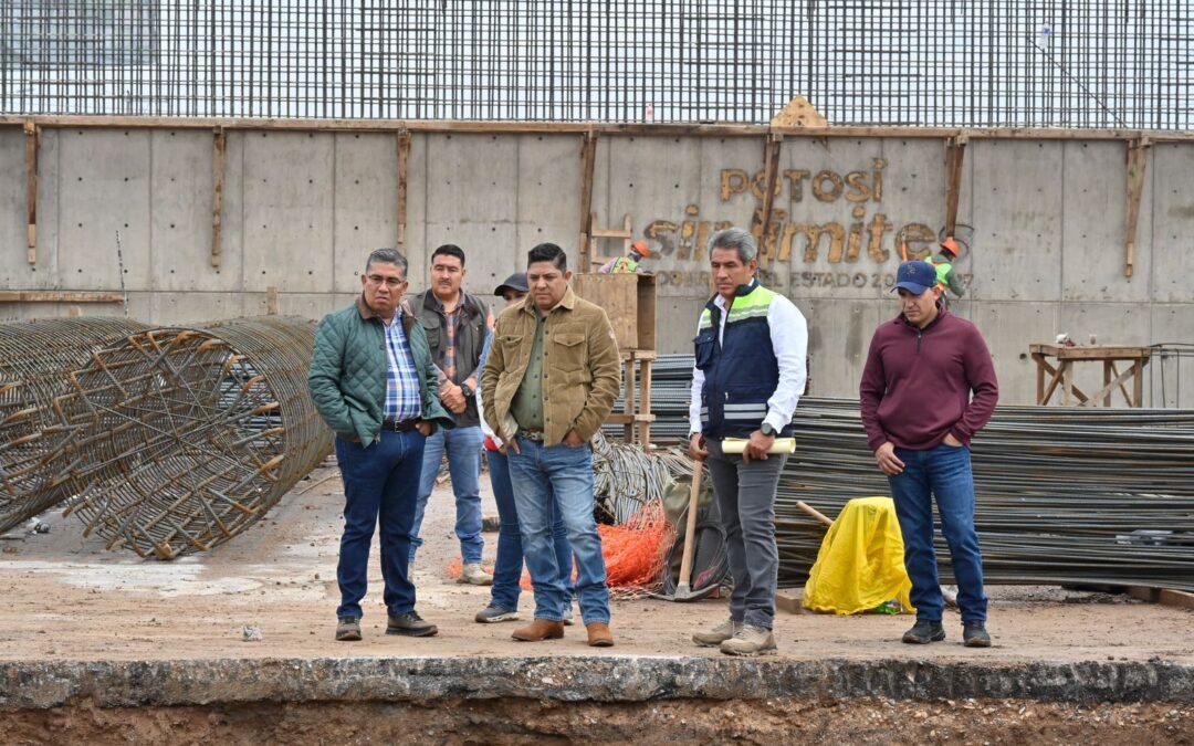 RICARDO GALLARDO SUPERVISA OBRAS DEL PUENTE EN CIRCUITO POTOSÍ