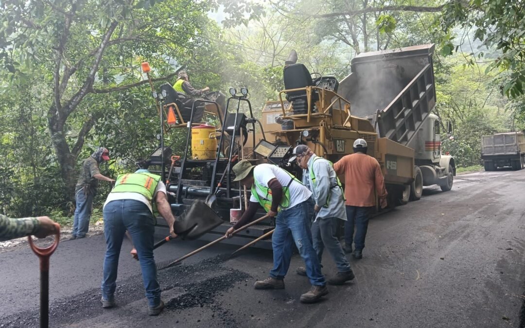 AVANZA REHABILITACIÓN DEL CAMINO EN TAMAZUNCHALE
