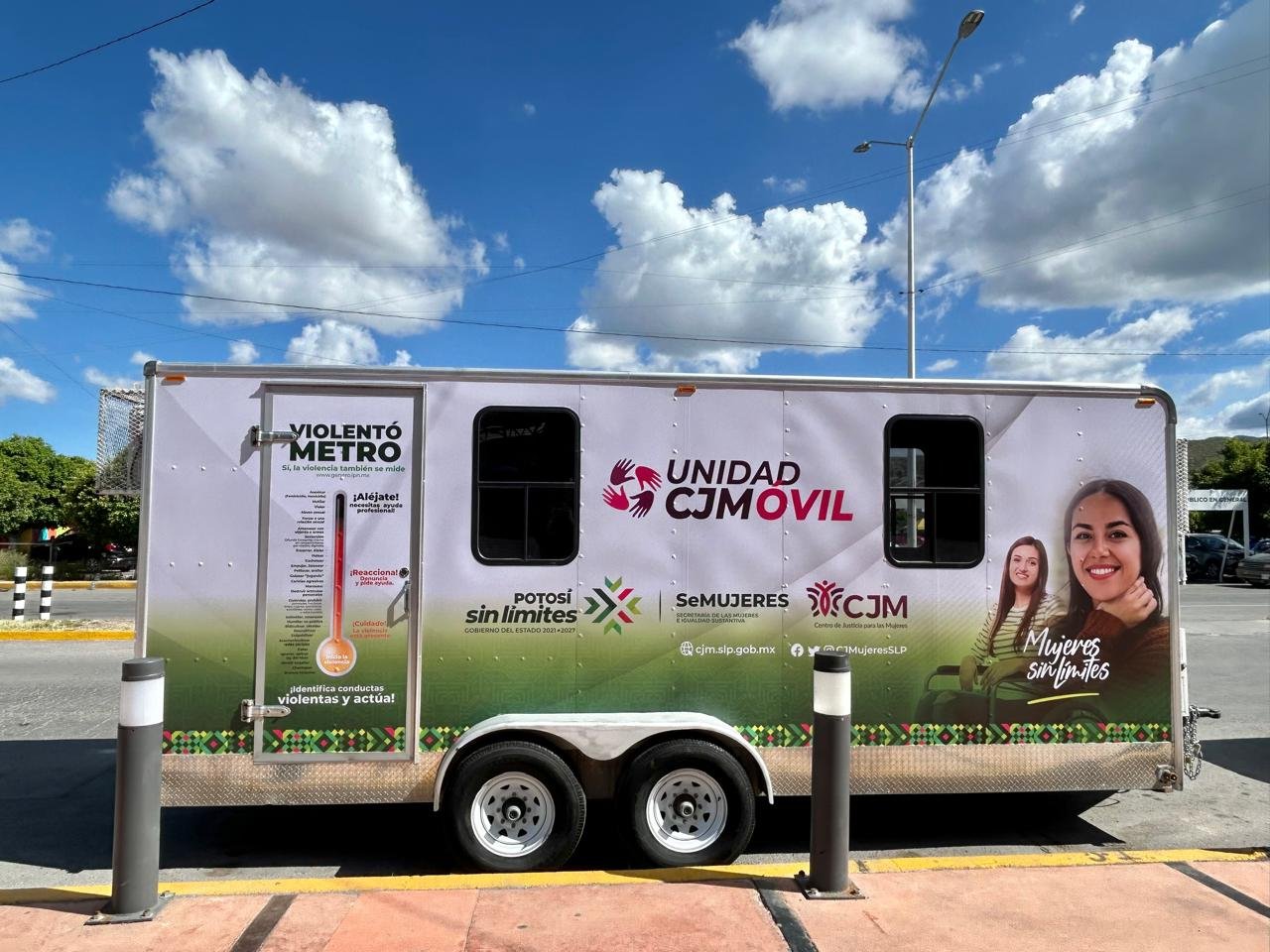 GOBIERNO ESTATAL BRINDA ATENCIÓN Y SERVICIOS A MUJERES DURANTE LA FENAPO 2025