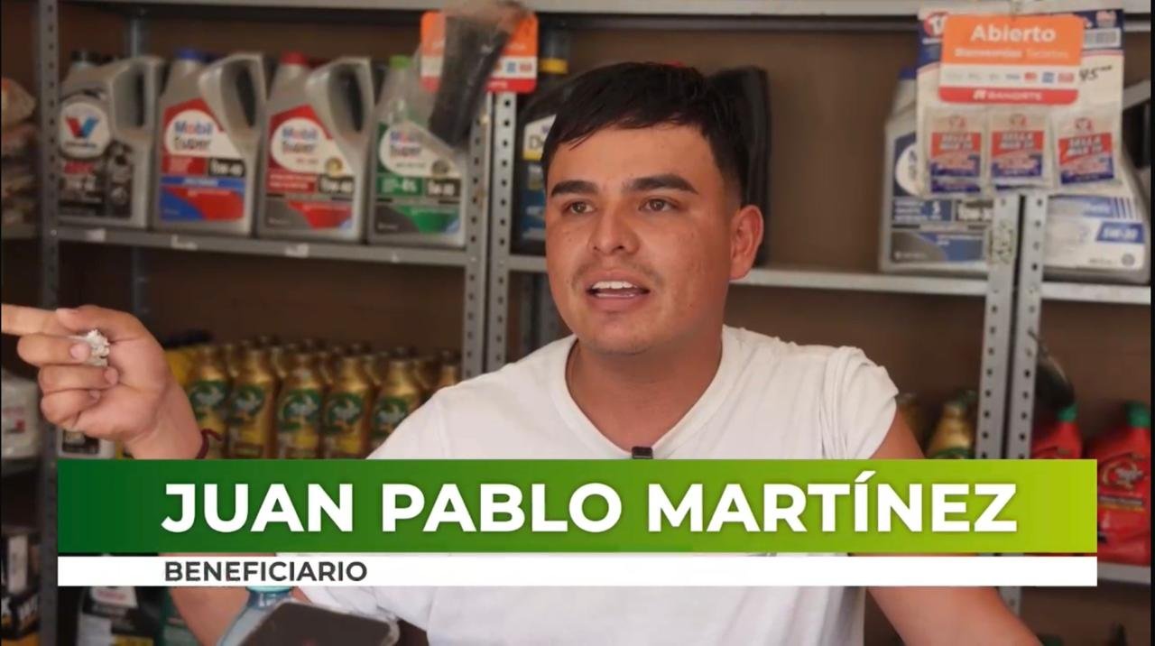 NEGOCIOS DE ABASTOS RECONOCEN A RICARDO GALLARDO POR INICIO DE RENOVACIÓN DE CALLE LIBERTAD