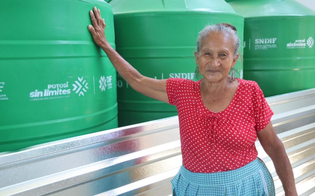 ENTREGA DIF ESTATAL LÁMINAS Y TINACOS EN LA HUASTECA POTOSINA