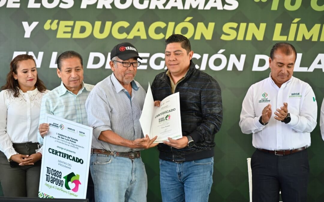 RICARDO GALLARDO FORTALECE A FAMILIAS DE LA PILA CON ENTREGA DE LOTES GRATUITOS