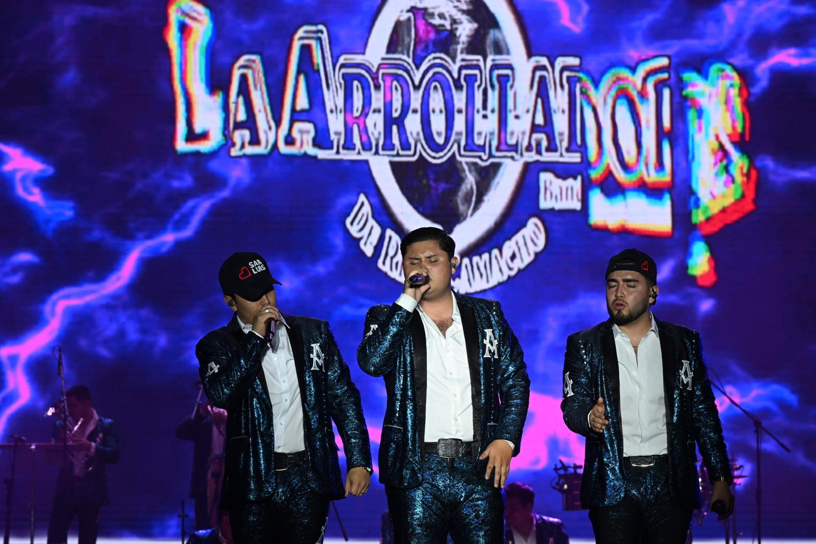 MEMORABLE NOCHE SIN LÍMITES CON LA ARROLLADORA EN LA FENAPO 2025