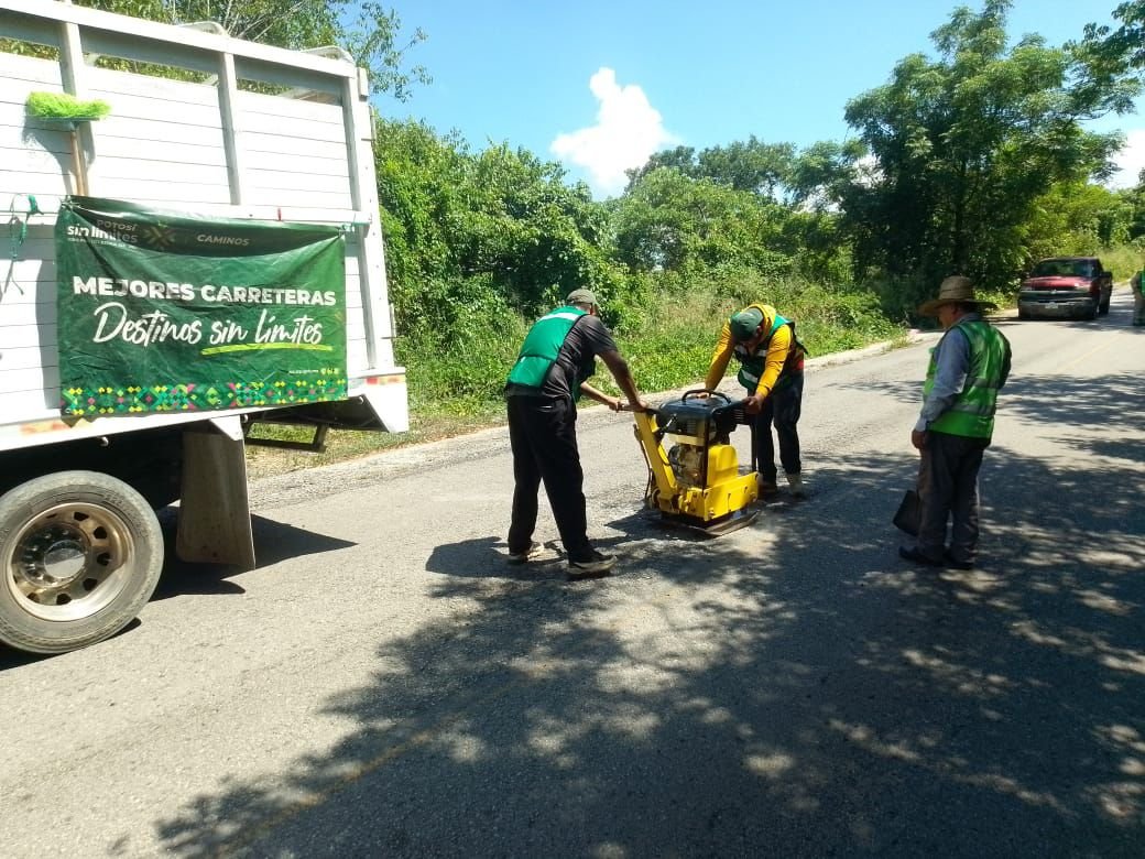 MOVILIDAD SIN LÍMITES CON CONSERVACIÓN DE CAMINOS EN TAMAZUNCHALE