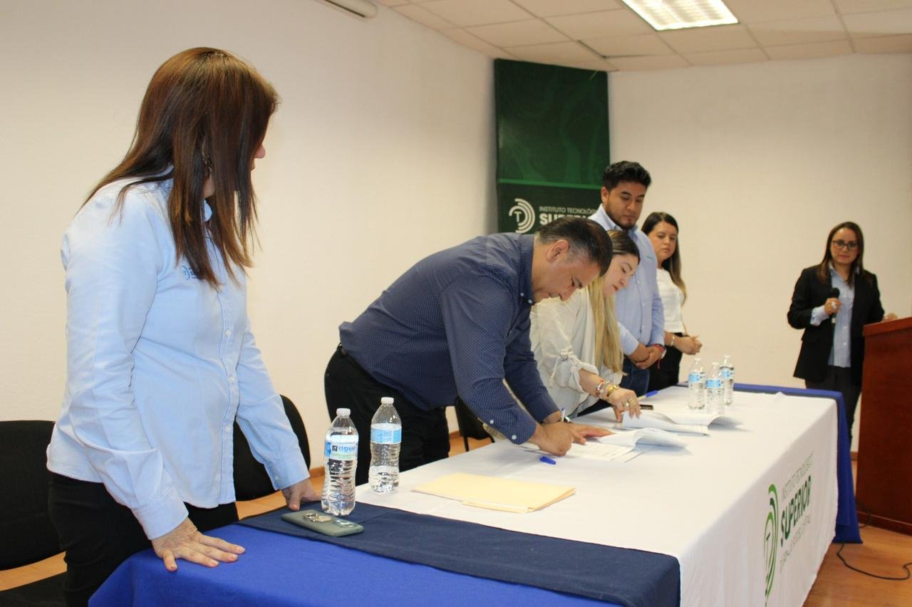 SECTORES EDUCATIVO Y PRODUCTIVO BRINDAN APOYO SIN LÍMITES A ESTUDIANTES