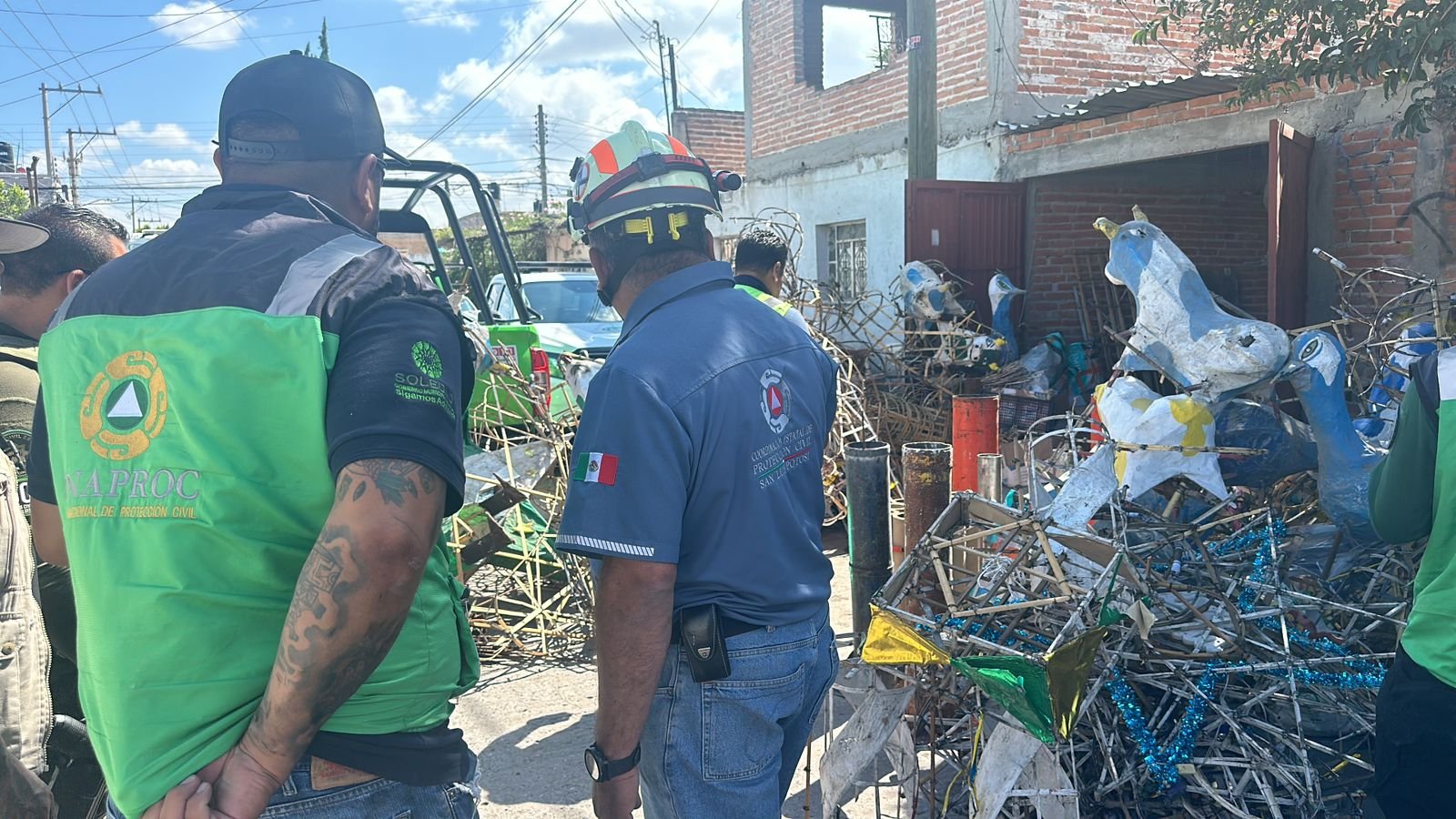 CUERPOS DE EMERGENCIA ATIENDEN INCENDIO POR ALMACENAMIENTO DE PIROTECNIA