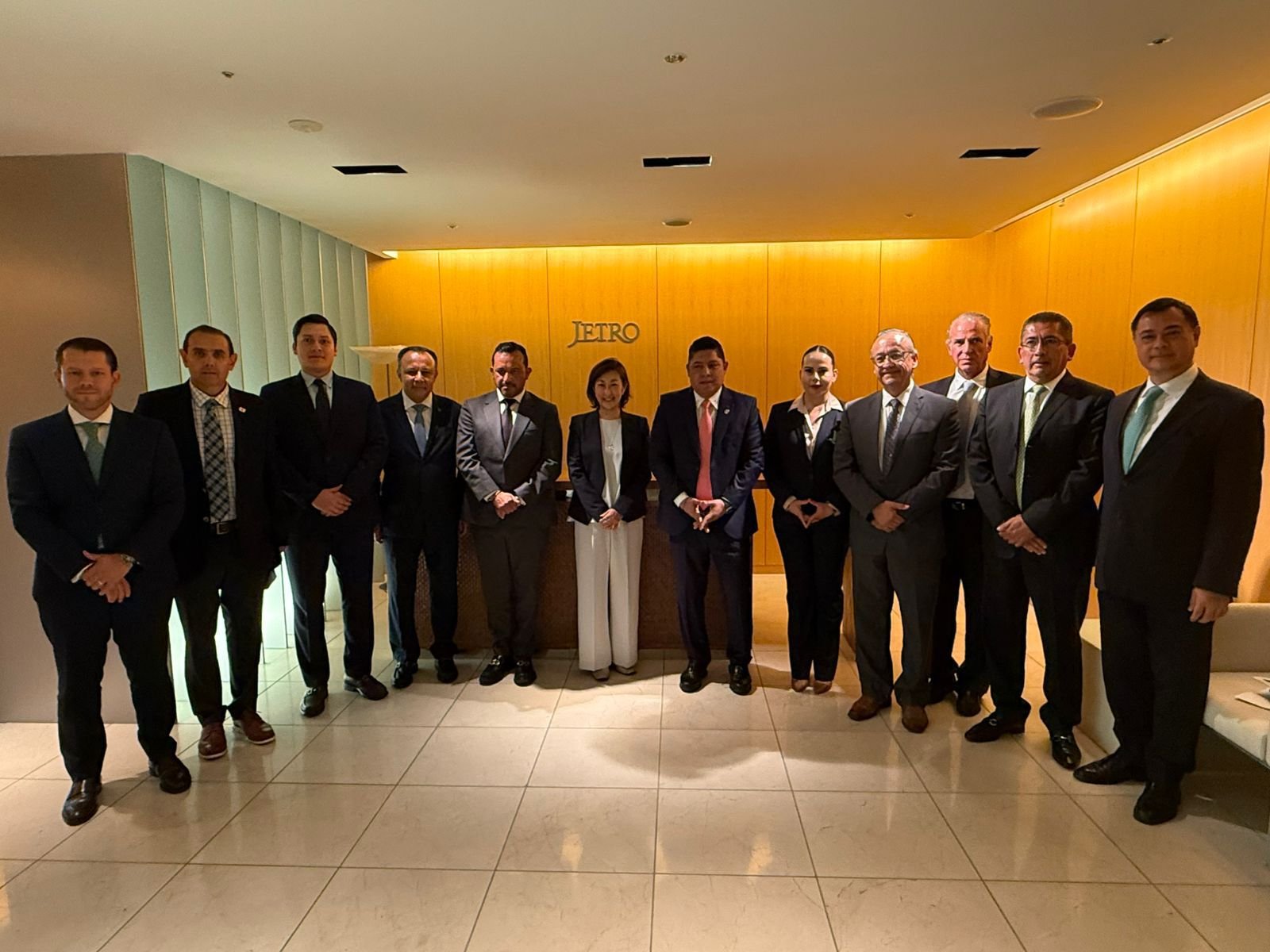 RICARDO GALLARDO Y EMPRESARIOS POTOSINOS INICIAN GIRA DE TRABAJO EN JAPÓN