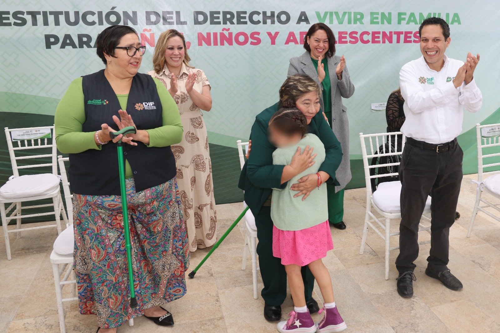 GOBIERNO ESTATAL RESTITUYE EL DERECHO A VIVIR EN FAMILIA A NIÑAS, NIÑOS Y ADOLESCENTES