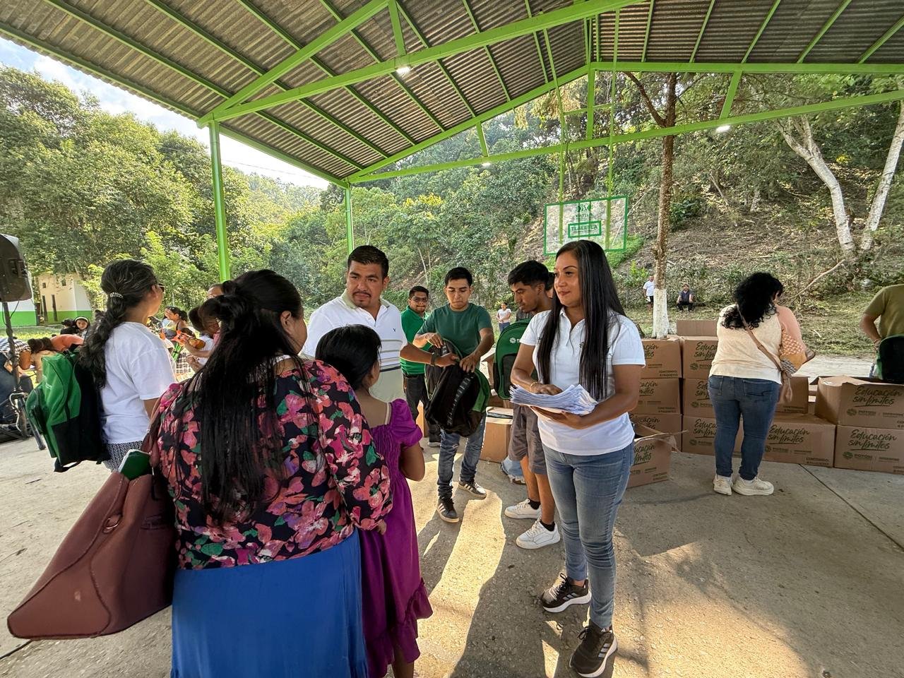 POTOSÍ PARA LA EDUCACIÓN BENEFICIA A 350 MIL ESTUDIANTES