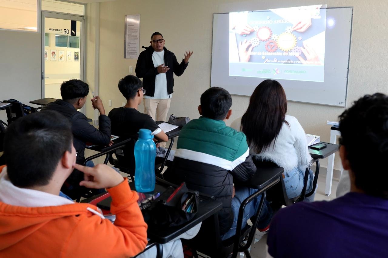 CAPACITAN A JÓVENES PARA IMPULSAR PROYECTOS DE INNOVACIÓN Y GOBIERNO ABIERTO