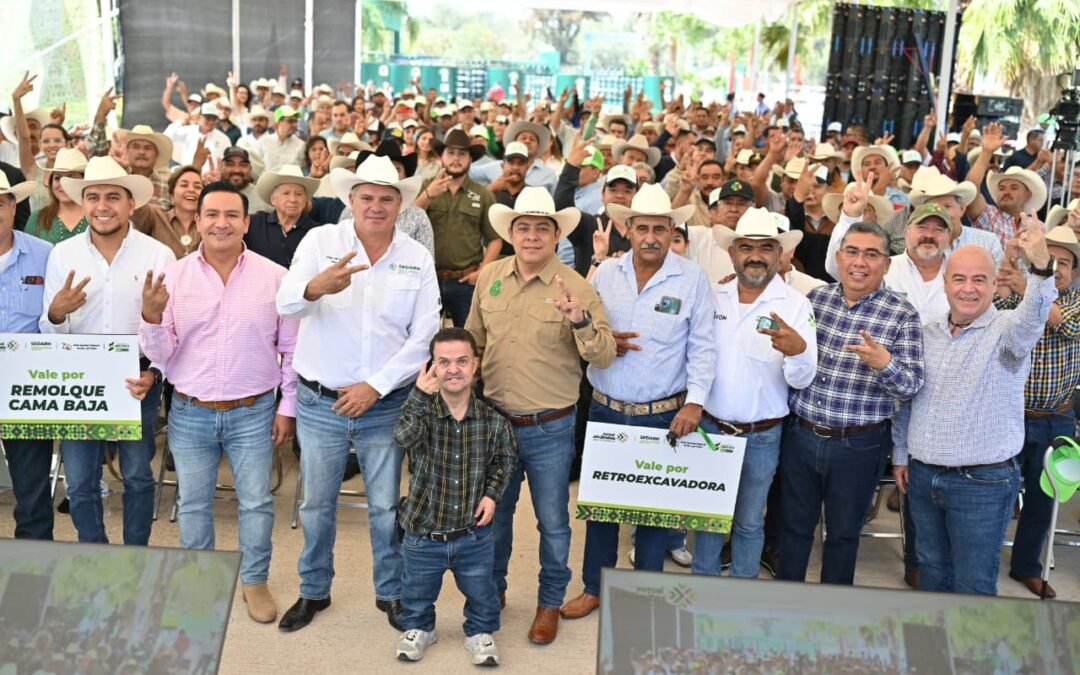 RICARDO GALLARDO REFUERZA APOYO A GANADEROS Y AGRICULTORES CON ENTREGA DE EQUIPAMIENTO