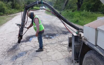 GOBIERNO ESTATAL AVANZA ATENCIÓN DE CAMINOS EN RAYÓN